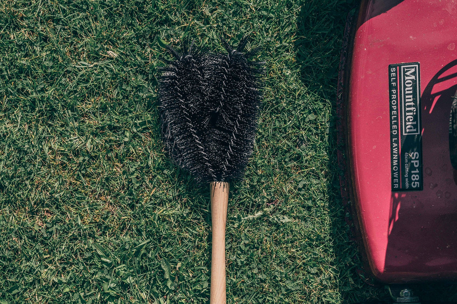 Outdoor & Garden Brushes