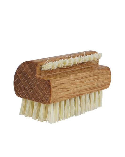 Oak Travel Nail Brush with Tampico Fibre