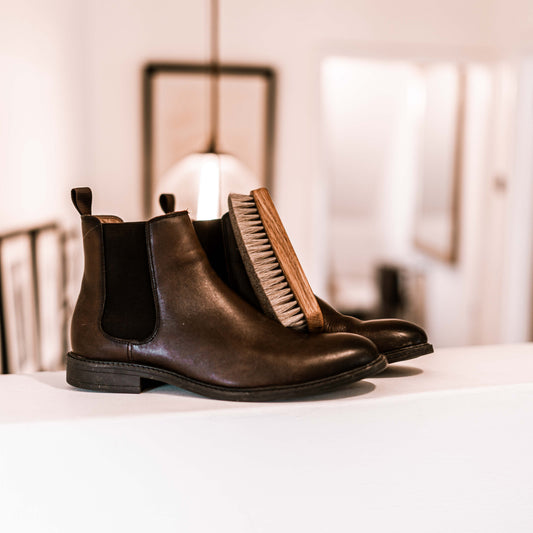 Shoe Shine Brush with Light Horsehair & Oak Wood