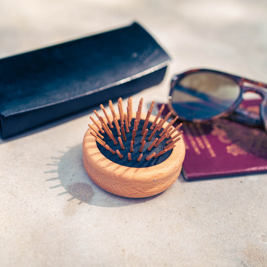 Pop-up Hairbrush
