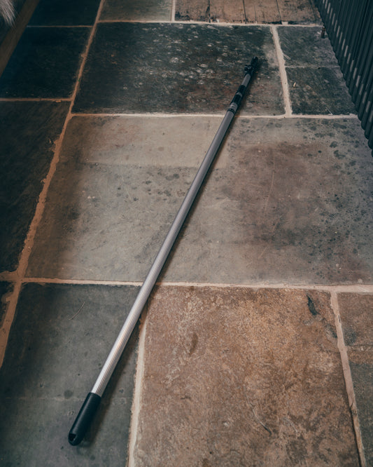 Three Section Extendable Telescopic Handle With Adjustable Head 4M