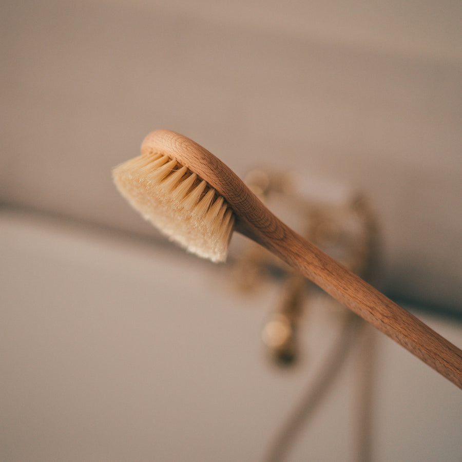 Bath Brush with Oiled Beechwood & Bristle - Round Shape