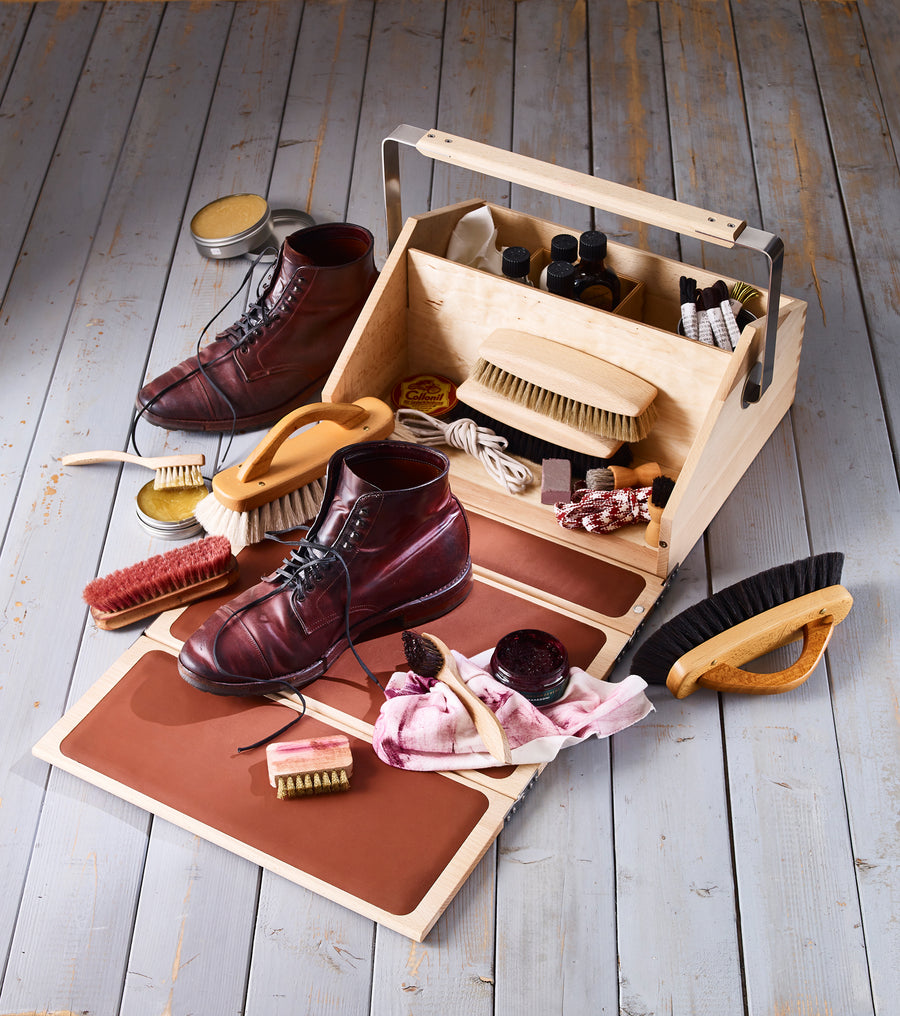 Shoe Cleaning Valet Box with Folding Lid