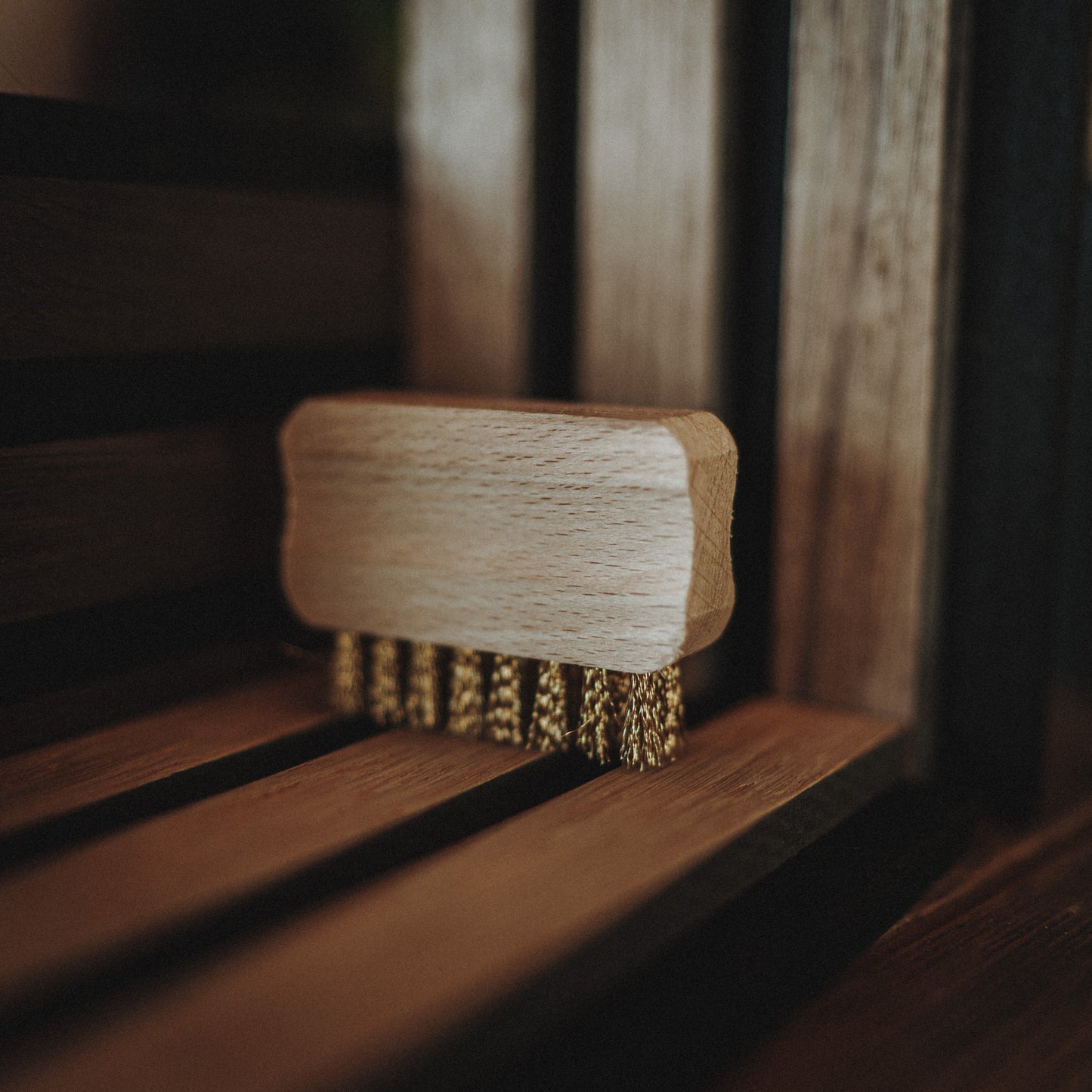 Suede Brush with Brass Wire