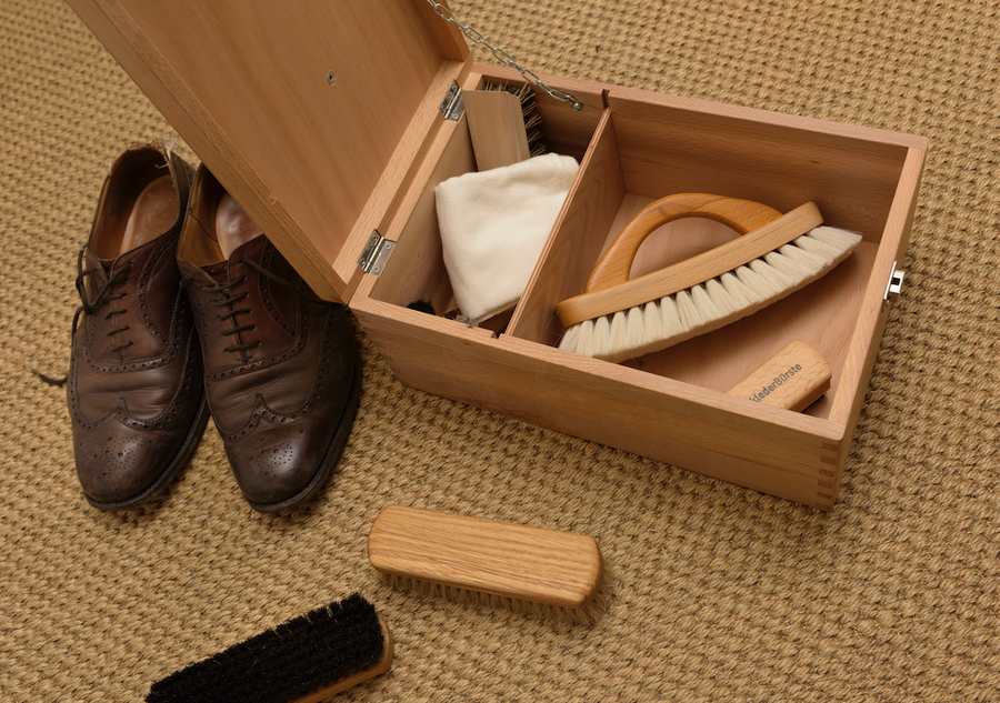 Shoe Cleaning Valet Box With Footrest Beechwood